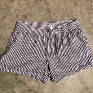 Blue & white striped linen shorts ☀️🍄